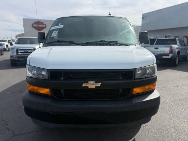 2021 Chevrolet Express - Photo 6