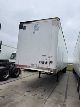 48 ft Hyundai Dry Van Trailer 1