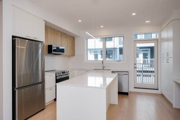 4-3450 Whittier Ave - Available Immediately 4