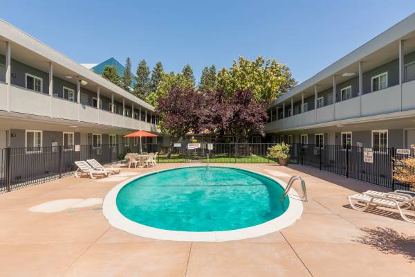 $1,955 / 1br - 550ft2 - 1x1 Gorgeous Floorplan in a gated community! $1,955 per Month (concord / pleasant hill / martinez)63858159347331120