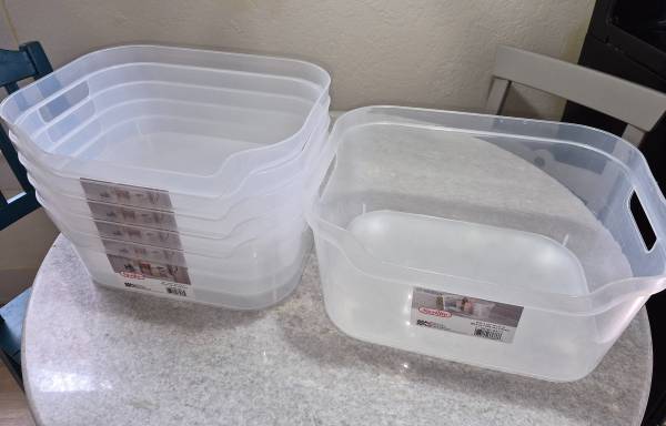 6 Clear Bins Baskets with Handles 1