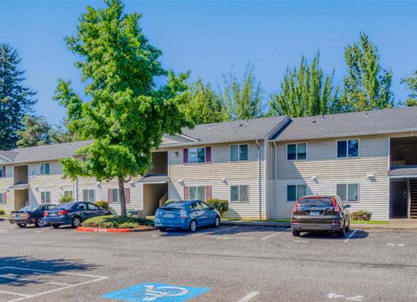 $1,550 / 2br - AHORRA $1700- PREGÚNTANOS + Admite mascotas | Mantenimiento y administración en el lugar (Glenfair)63820849061505121