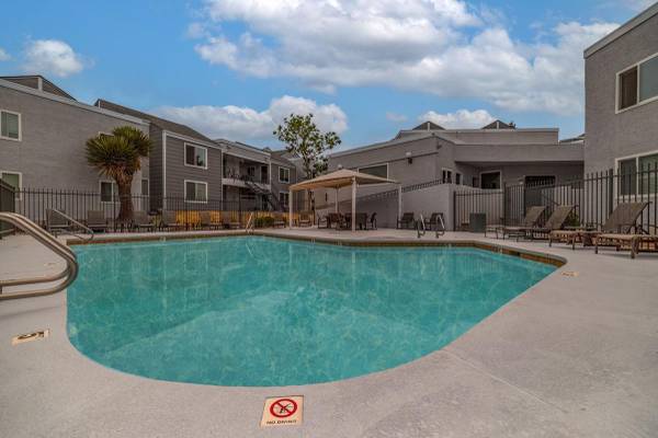 Spacious Floorplans, Swimming Pool, 24 Hour Emergency Maintenance 1