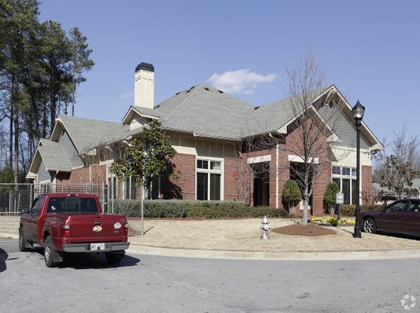 Fall Into Saving at Constitution Apartments! It's Time to Move! 1