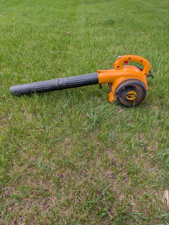 Poulan Pro leaf blower 1