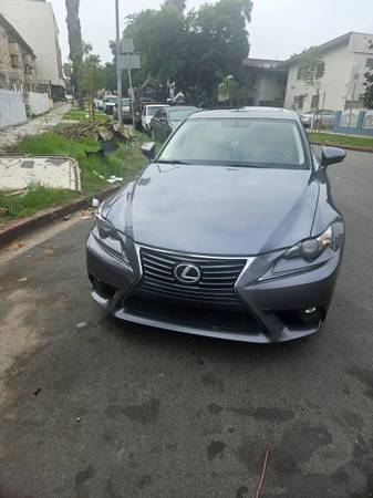 2016 lexus is200t 1