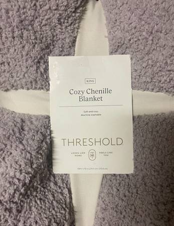 Threshold Cozy Chenille Blanket 1