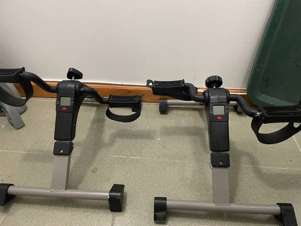 Under-desk bike peddler 1