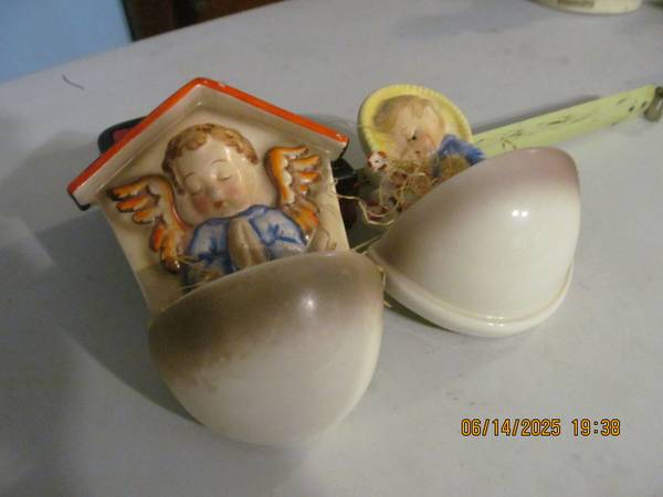 Hummel wall pockets 1