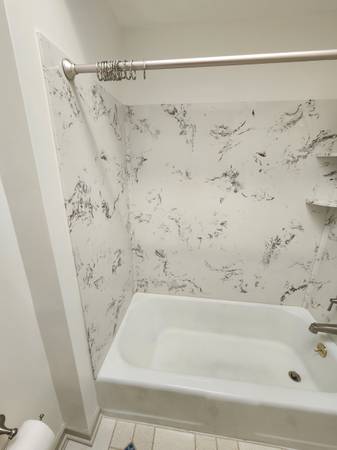 $1,895 / 2br - Servicios incluidos (Trooper)63666800013571123