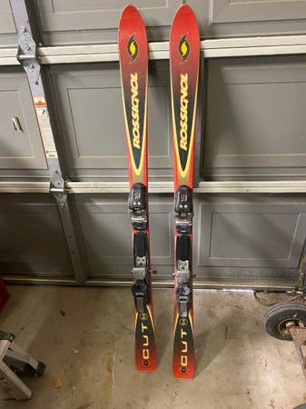 Rossignol Cut skis with bindings 1