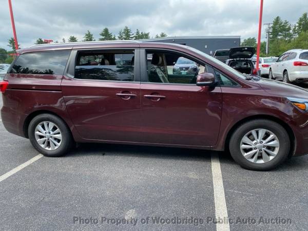 2017 *Kia* *Sedona* *LX FWD* color vino - $7.950 (subasta de autos pública de Woodbridge)63481893312259121