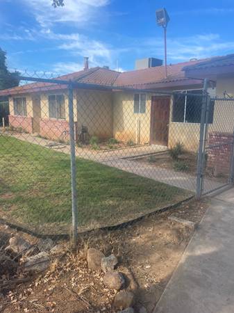 $1,600 / 2br - 2 Bedroom, 2 Bath house for rent (Strathmore)63809887325571120