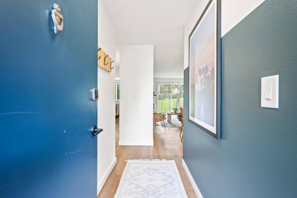 $1,899 / 3br - 970ft2 - Disposal, Private Balcony or Patio, Upgraded Lighting (Tualatin)64039060326018121