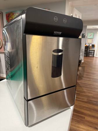 VEVOR Ice Maker — $5 Tinkerer Special 1