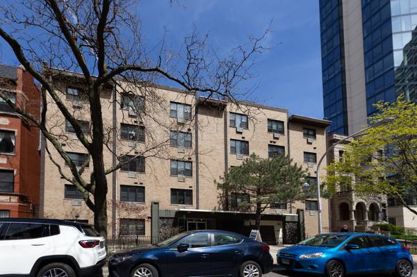 424 W Oakdale in Lakeview-Studio w/Free Heat,HDWD,Laundry 1