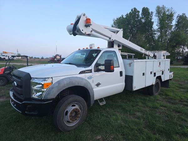 2011 Ford F-450 4wd 40ft - Photo 2