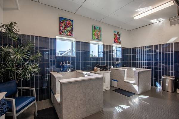 3 bedroom, Central Air / Heat, Clubroom 1