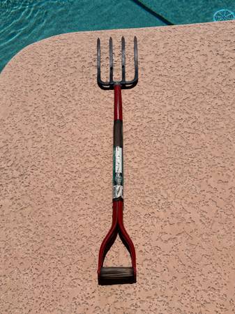 Garden Fork with D Handle 1
