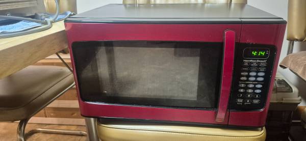Hamilton Beach Microwave Oven 1