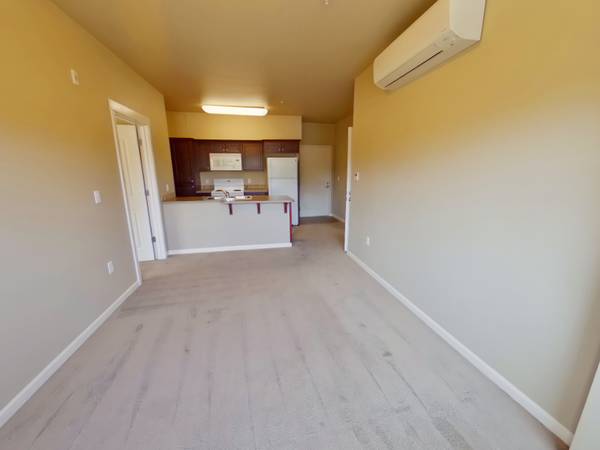 Modern 2 Bed/ 2 Bath Within Walking Distance to Restaurants 950-302 1