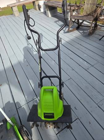 Greenworks Cultivator 1