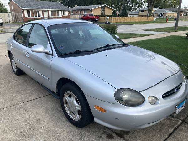 1999 Ford Taurus 1