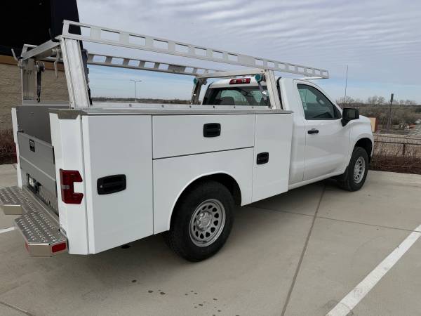 2025 Chevrolet Silverado 1500 - Photo 2