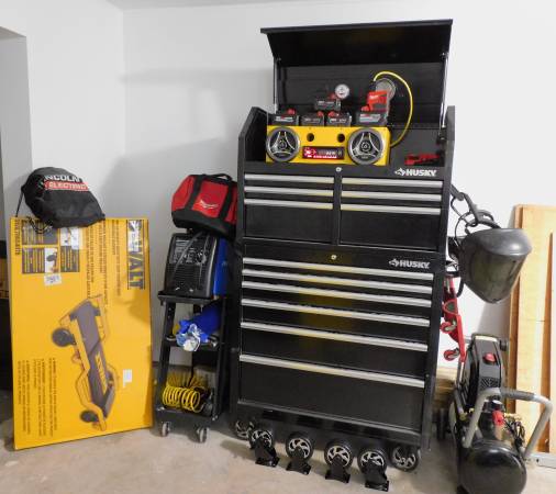 TOP & BOTTOM TOOL BOX & TOOL'S * PERFECT FOR SOMEONE GOING INTO TRADE 1