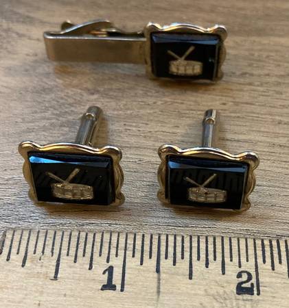 Snare drum tie clasp and cuff links 1