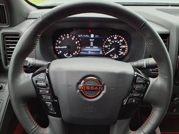 2024 Nissan Frontier PRO-4X - Photo 11