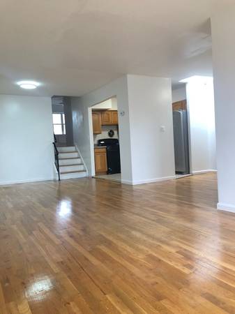 $3,000 / 3br - 1188ft2 - 3 bedrooms, 1.5 baths (Howard Beach)64033632318977122