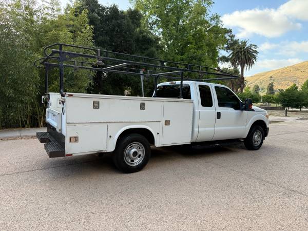 2012 Ford f350 srw gasoline - Photo 3