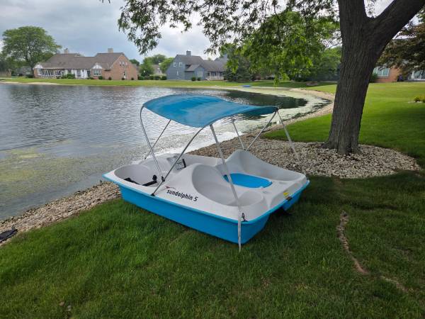 Sun Dolphin 5 Pedal Boat 1