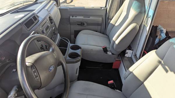 2019 Ford E-450 14' - Photo 12