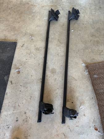 Thule Cross Bars 1