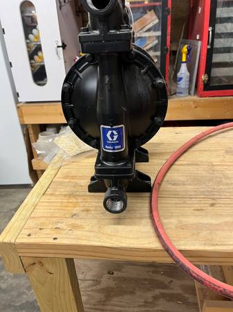 Graco Husky 1050 Diaphragm transfer pump 1