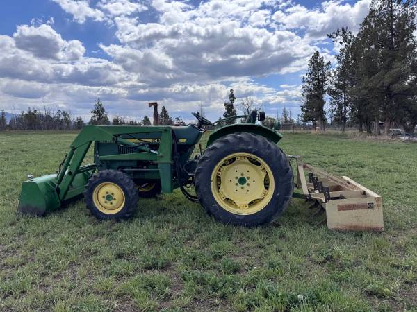 1980 950 John Deere Tractor 1