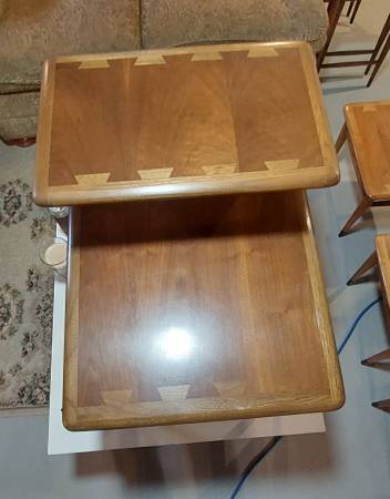 Lane acclaim end table 1