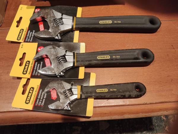 122 Stanley adjustable wrenches 1