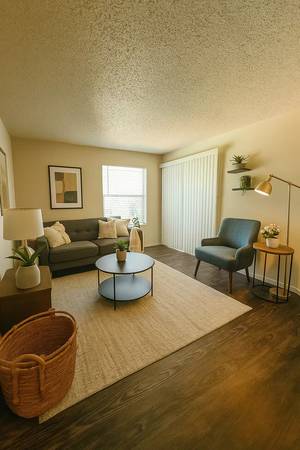 Vaulted Ceiling, Refrigerator, Grill 1