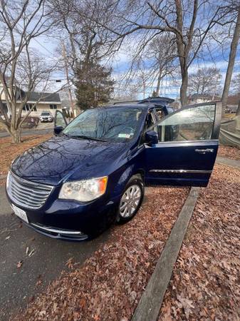 MAN WITH A MINIVAN FOR TRIPS LOCAL AND LONG DISTANCE 1