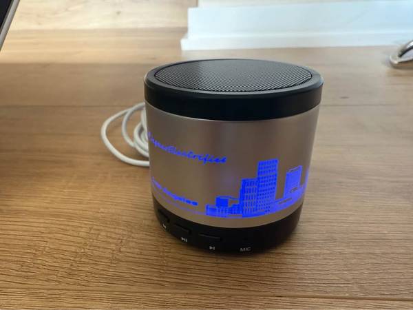 Mini Bluetooth Speaker with Mic for Conference Calls 1