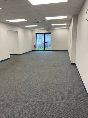 $1,600 / 1600ft2 - Franklin Warehouse Space w/ Office & Overnight Parking - #1302 (Franklin)63871320868483121