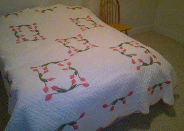 Heirloom Rosebud Handmade Queen/King Quilt 1