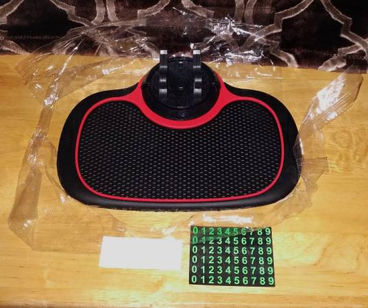 Brand New Dash Mat & Cell Phone Holder 1