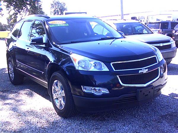 2010 CHEVY  TRAVERSE 3-ROWS 419-467-1557 1