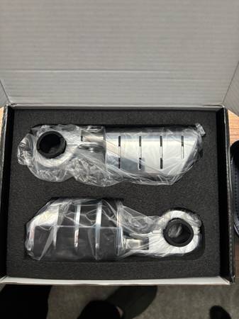 Harley Pegs NEW in BOX  for crash bars 1