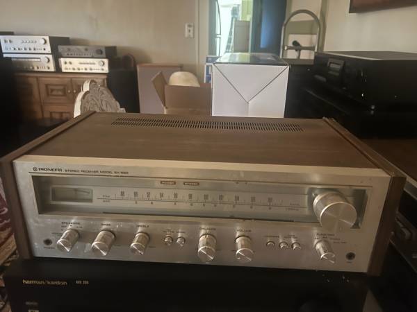 Pioneer SX-550 highly regarded entry-level AM/FM stereo receiver