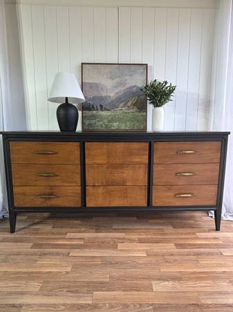 Beautifully Refinished MCM 9 Drawer Dresser 1